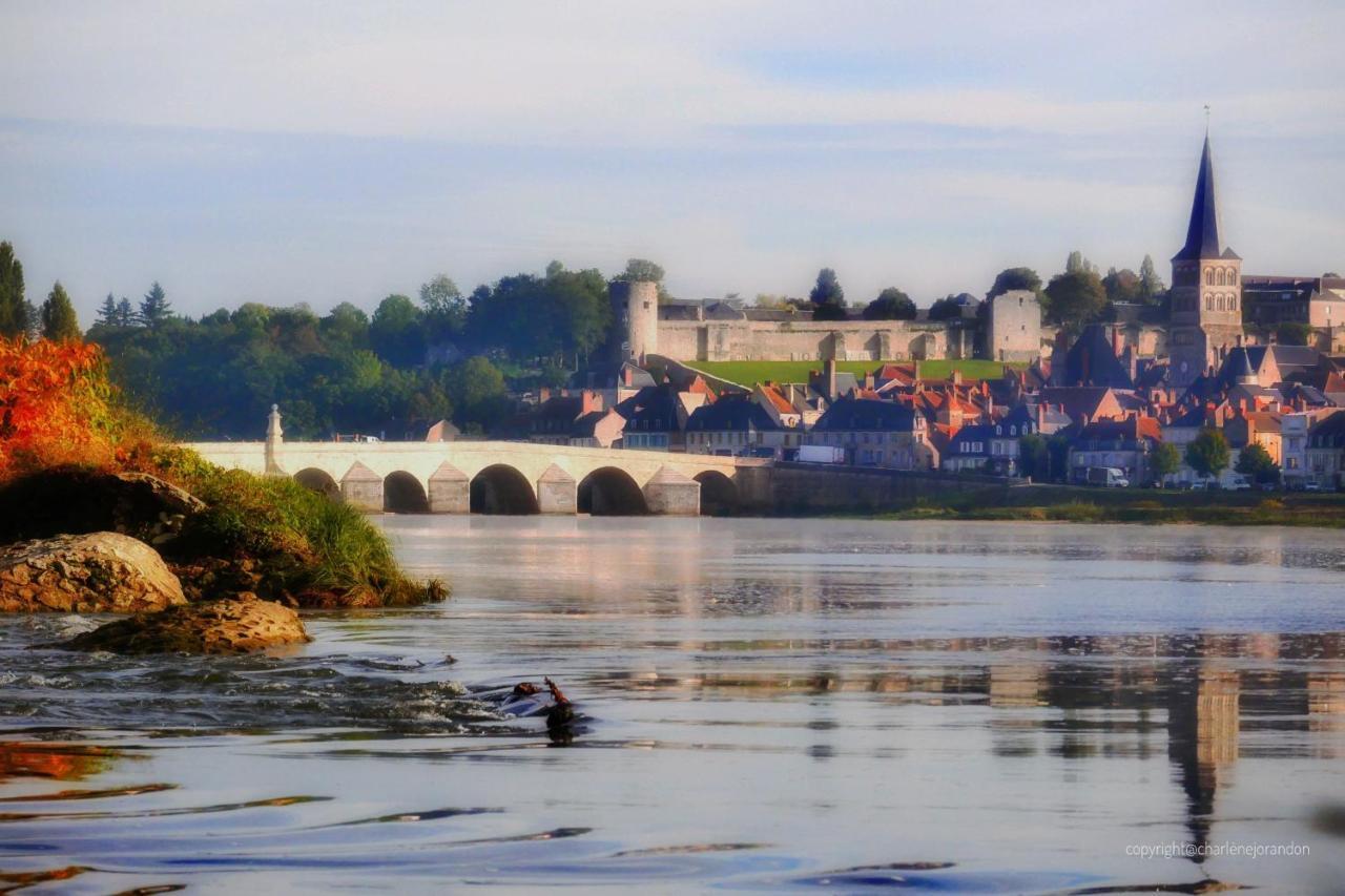 Larbrenville Gites Citadins En Centre-Ville Historique La Charité-sur-Loire Buitenkant foto